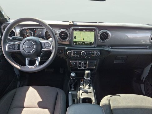 Used 2023 Jeep Wrangler Unlimited Sahara AWD/4WD image 9