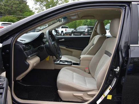 Used 2014 Toyota Camry FWD image 7