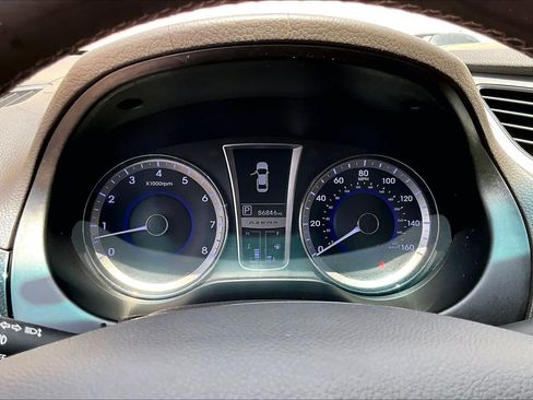 Used 2013 Hyundai Azera FWD image 26