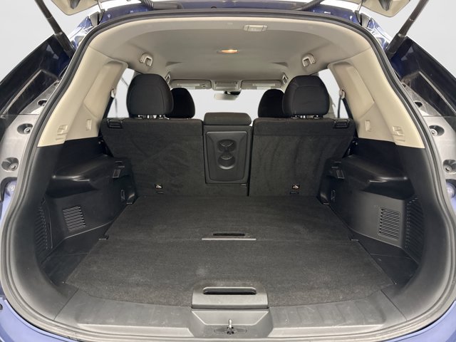 Used 2020 Nissan Rogue SV AWD/4WD image 18