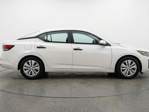 Used 2025 Nissan Sentra S FWD image 11