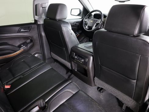Used 2019 Chevrolet Suburban Premier AWD/4WD image 43