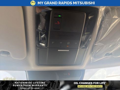 New 2026 Mitsubishi Outlander SE AWD/4WD image 5