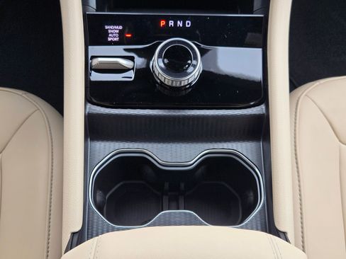 New 2025 Jeep Grand Cherokee L Limited w/ Black Appearance Package image 10