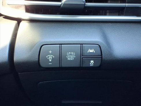 Certified 2022 Hyundai Elantra Limited image 24