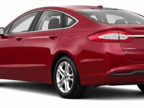 Used 2016 Ford Fusion SE FWD image 3