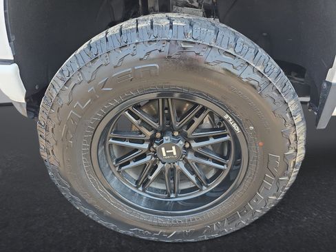 Used 2020 Chevrolet Silverado 1500 LT w/ All-Star Edition AWD/4WD image 18