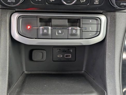 Used 2023 GMC Acadia SLT image 30