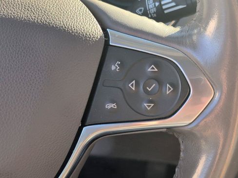 Used 2018 Chevrolet Traverse LT FWD image 28