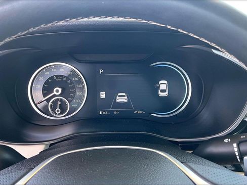 Used 2025 Genesis G70 2.5T AWD/4WD image 13