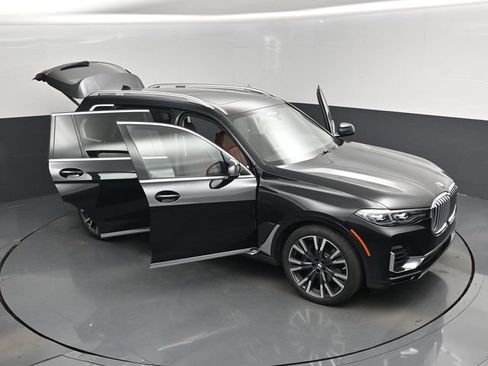 Used 2022 BMW X7 xDrive40i w/ Executive Package AWD/4WD image 19