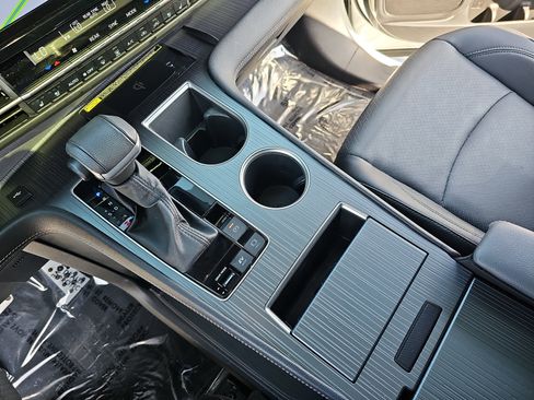 Used 2023 Toyota Sienna XSE image 26