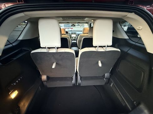 Used 2017 Ford Explorer Platinum image 35