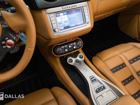 Used 2011 Ferrari California RWD image 33