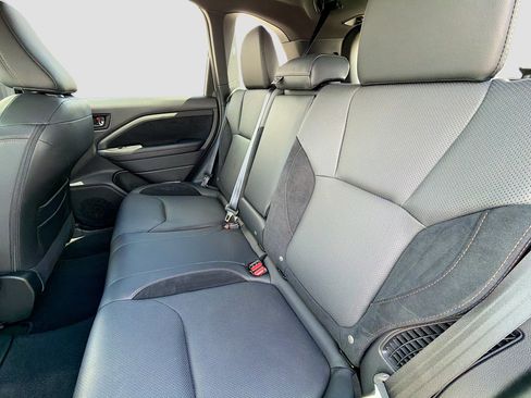 Used 2025 Subaru Forester Touring image 21