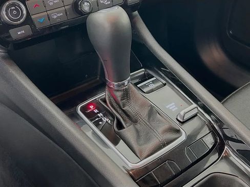 Used 2025 Jeep Compass Limited image 17