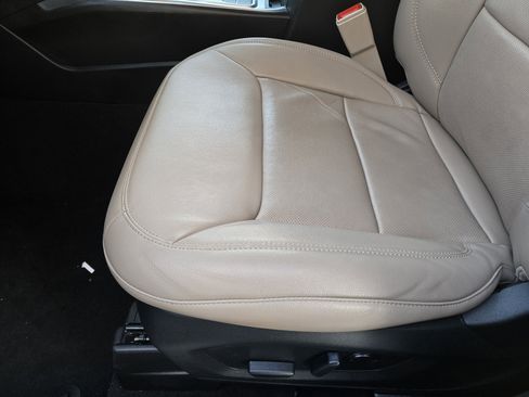 Certified 2022 Ford Explorer Limited w/ Equipment Group 301A image 17