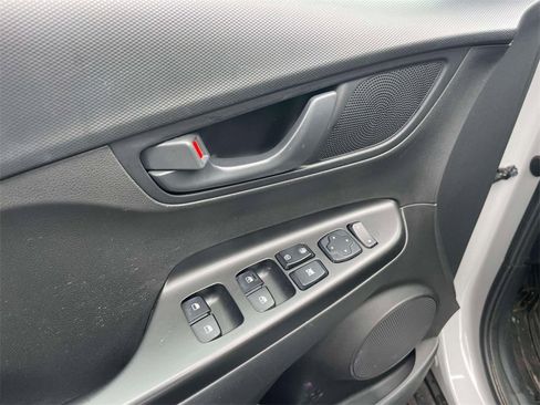 Used 2023 Hyundai Kona SEL image 17