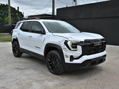 Used 2026 GMC Terrain Elevation w/ Elevation Premium Package FWD image 2