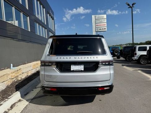 Used 2025 Jeep Grand Wagoneer 4WD w/ 8-Passenger Seating Package image 4