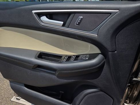 Used 2020 Ford Edge SEL FWD image 16