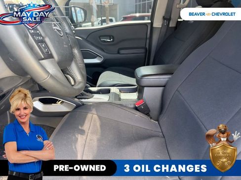 Used 2025 Nissan Frontier SV w/ SV Convenience Package RWD image 8