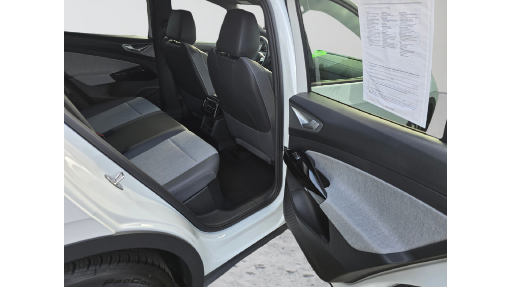 Used 2024 Volkswagen ID.4 2WD image 12