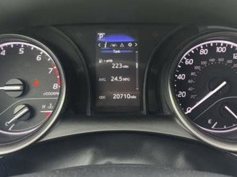 Used 2024 Toyota Camry SE FWD image 2