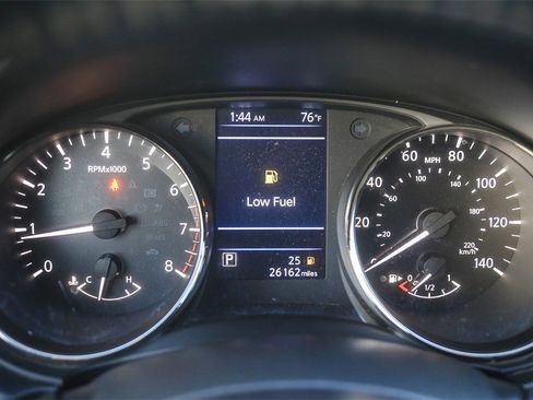 Used 2021 Nissan Rogue Sport SV image 23