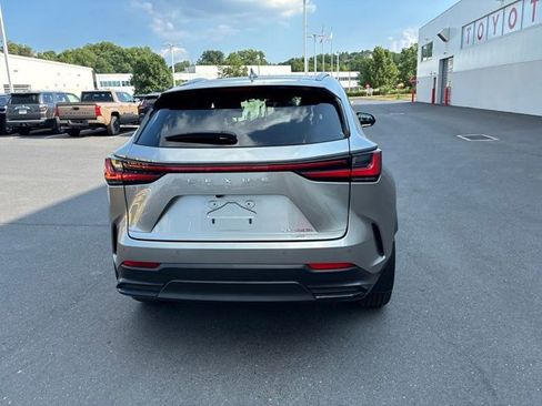 Used 2022 Lexus NX 350h AWD image 10