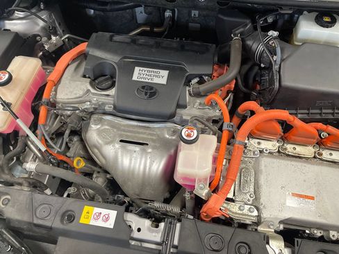Certified 2017 Toyota RAV4 XLE AWD/4WD image 9