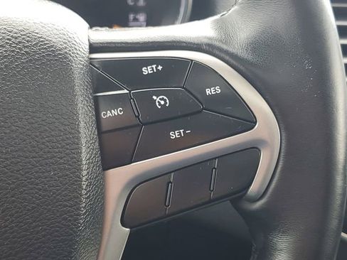 Used 2019 Jeep Grand Cherokee Limited w/ Trailer Tow Group IV image 18