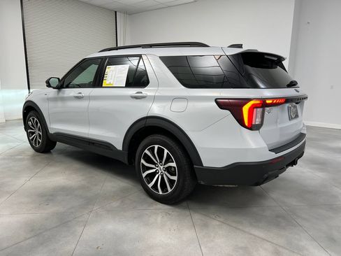 Used 2026 Ford Explorer ST-Line AWD/4WD image 6