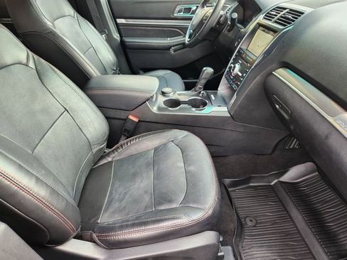 Used 2021 Nissan Rogue SV image 11