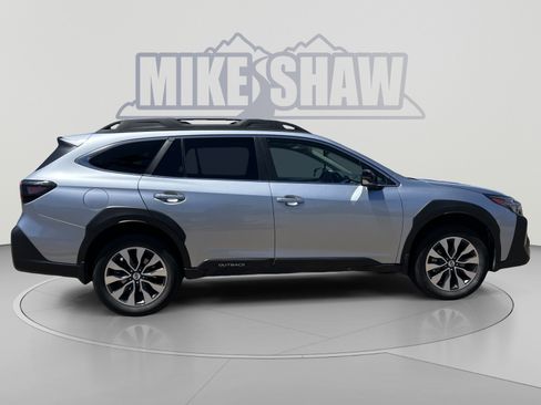 Used 2023 Subaru Outback Limited AWD/4WD image 9