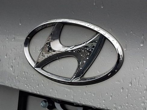 Used 2018 Hyundai Elantra Value Edition w/ Cargo Package image 31