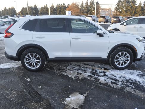 Used 2023 Honda CR-V EX image 8