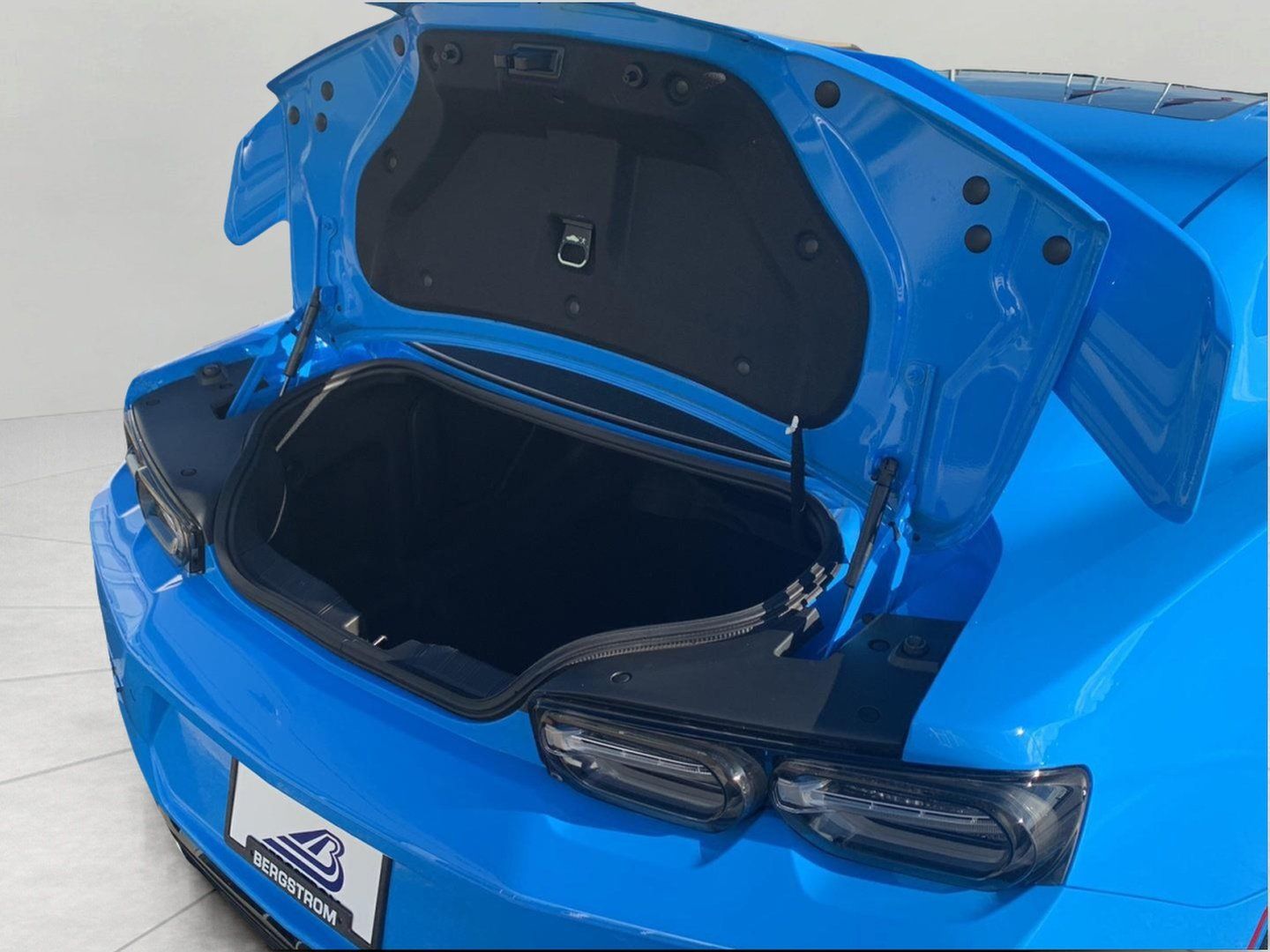 Used 2023 Chevrolet Camaro ZL1 RWD image 33