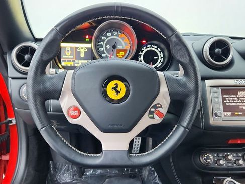 Used 2014 Ferrari California RWD image 26