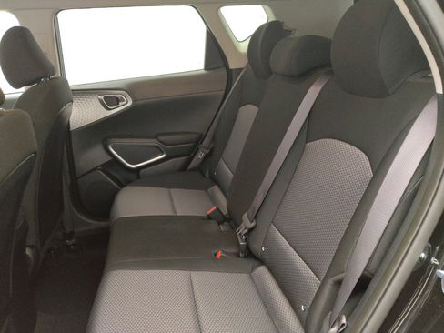 Used 2025 Kia Soul S image 18