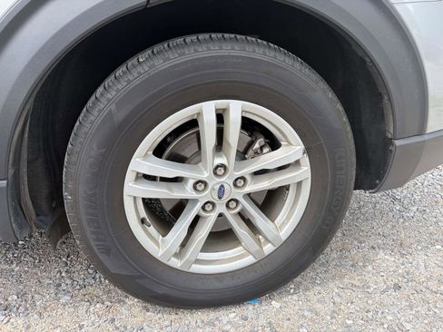 Used 2022 Ford Explorer XLT RWD image 6