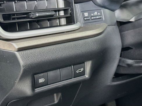 Certified 2025 Toyota Grand Highlander FWD image 16