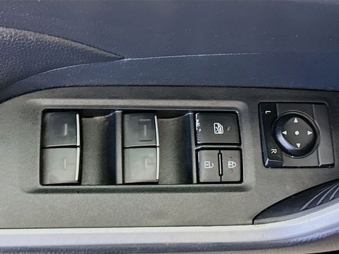 Used 2025 Toyota RAV4 XLE image 15