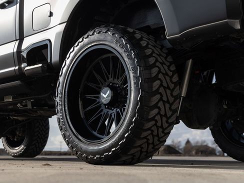 Used 2025 Ford F350 Platinum image 13