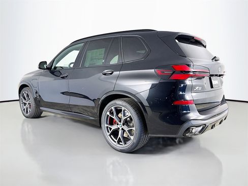 New 2026 BMW X5 xDrive50e w/ M Sport Package image 5