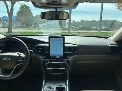 Used 2021 Ford Explorer Platinum w/ Equipment Group 601A AWD/4WD image 28