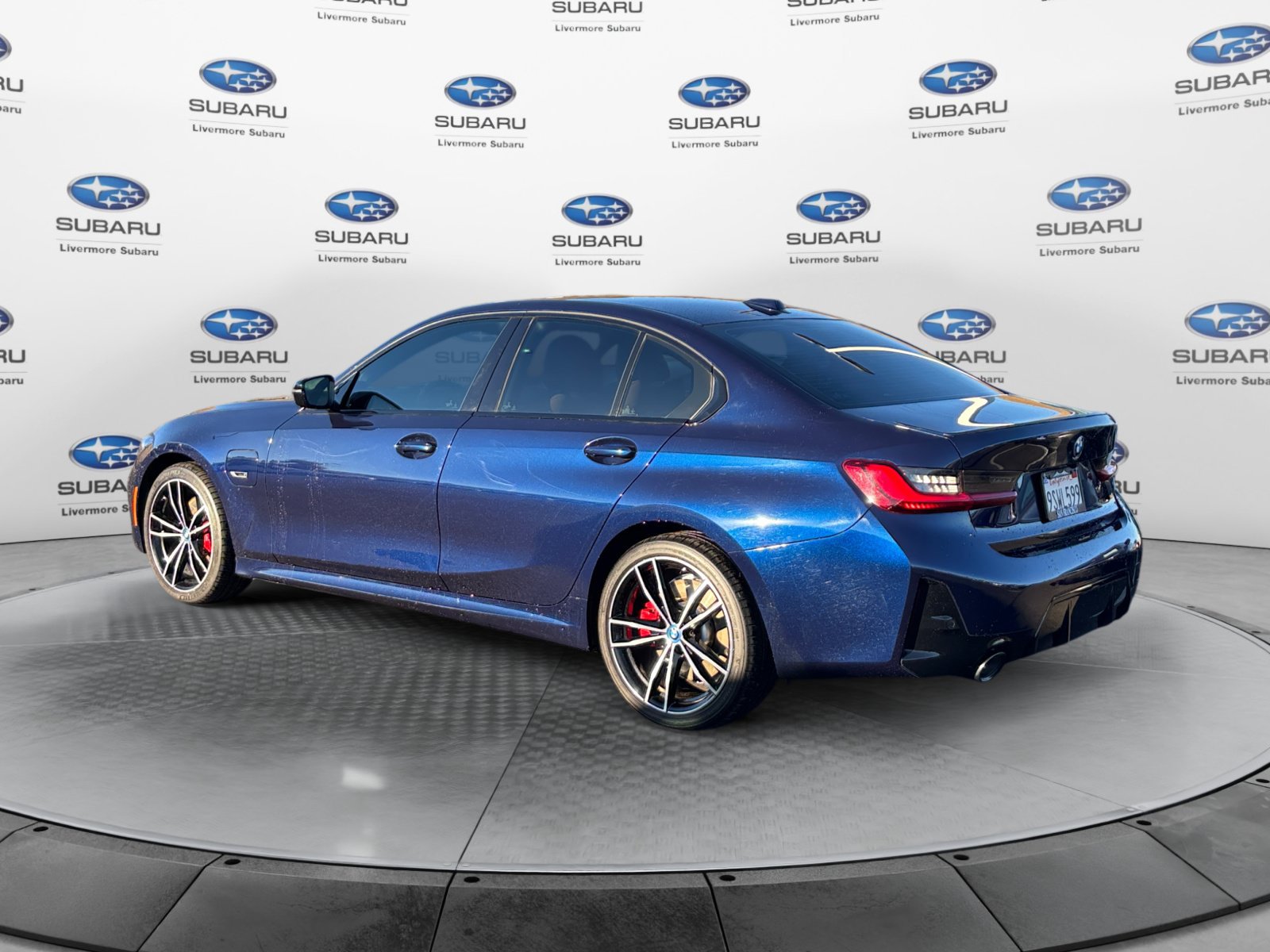 Used 2023 BMW 330e w/ M Sport Package RWD image 5