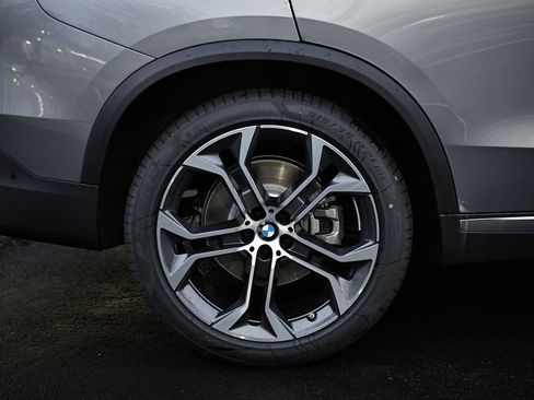 New 2026 BMW X5 xDrive40i w/ Climate Comfort Package image 6