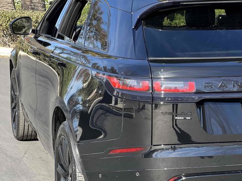 Used 2018 Land Rover Range Rover Velar R-Dynamic SE image 57