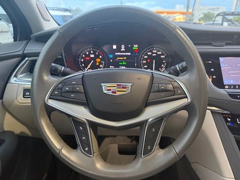 Used 2021 Cadillac XT5 Premium Luxury FWD image 18